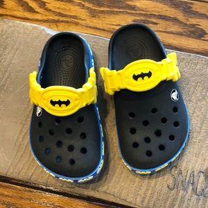 🐸Crocs Batman toddler Crocs size 6/7